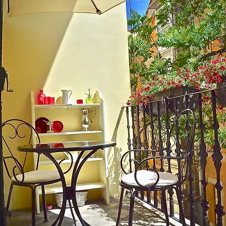 Character, Style, Charm Quiet Balcony Apart In Hip Trendy Karlin, Old Town 5 Mi Apartment Prag