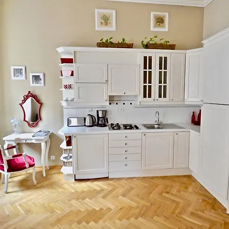 Apartment Character, Style, Charm Quiet Balcony Apart In Hip Trendy Karlin, Old Town 5 Mi Prag