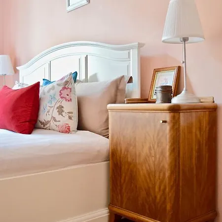 Apartment Character, Style, Charm Quiet Balcony Apart In Hip Trendy Karlin, Old Town 5 Mi Prag